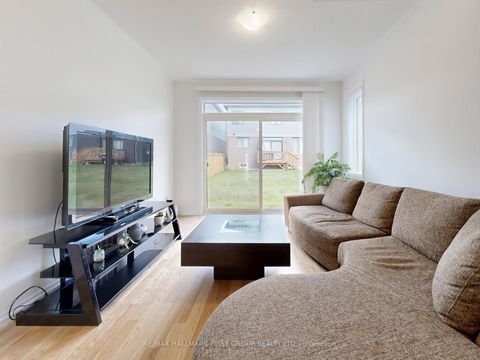 Photo 9 at 18 Ludlow Drive, Rural Barrie Southeast, Barrie