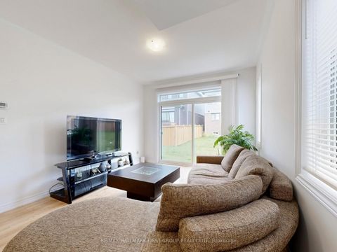 Photo 10 at 18 Ludlow Drive, Rural Barrie Southeast, Barrie