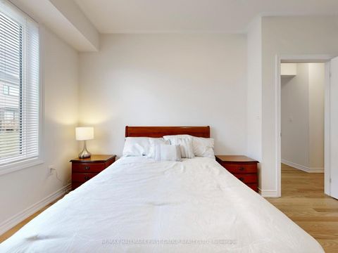 Photo 15 at 18 Ludlow Drive, Rural Barrie Southeast, Barrie