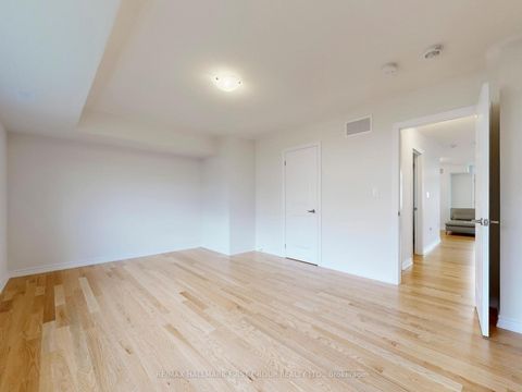 Photo 36 at 18 Ludlow Drive, Rural Barrie Southeast, Barrie