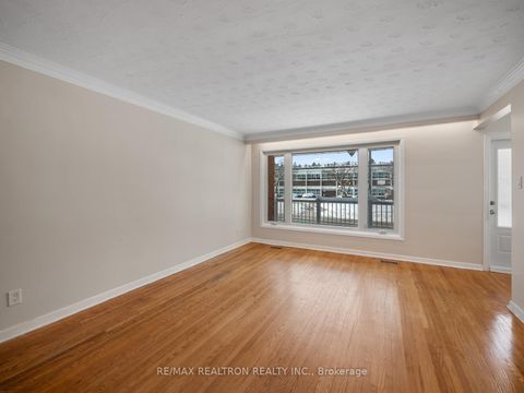 Photo 4 at 337 Wilmington Avenue, Bathurst Manor, Toronto