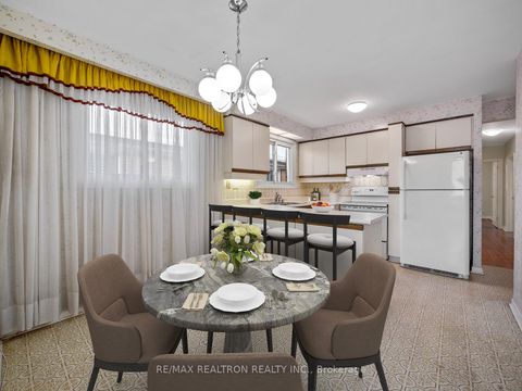 Photo 8 at 337 Wilmington Avenue, Bathurst Manor, Toronto