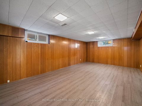 Photo 22 at 337 Wilmington Avenue, Bathurst Manor, Toronto