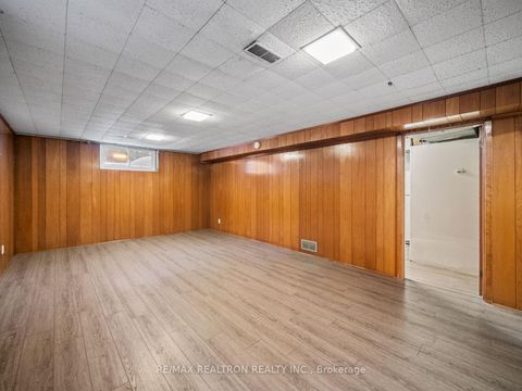 Photo 25 at 337 Wilmington Avenue, Bathurst Manor, Toronto