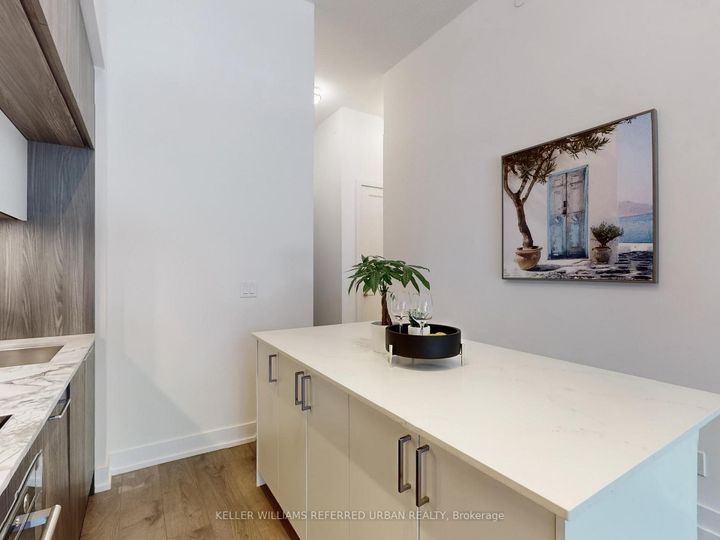 Photo 5 at 239 - 25 Adra Grado Way, Bayview Village, Toronto