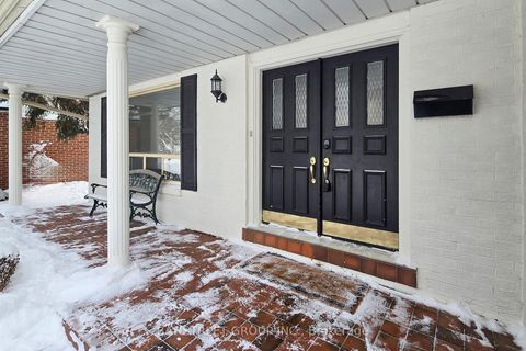 Photo 2 at 37 Abbeywood Trail, Don Mills, Toronto