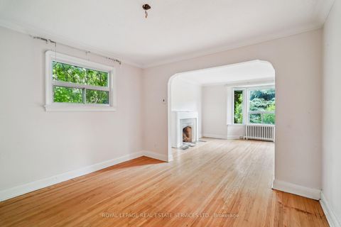 Photo 5 at 326 Lawrence Avenue W, Nortown, Toronto