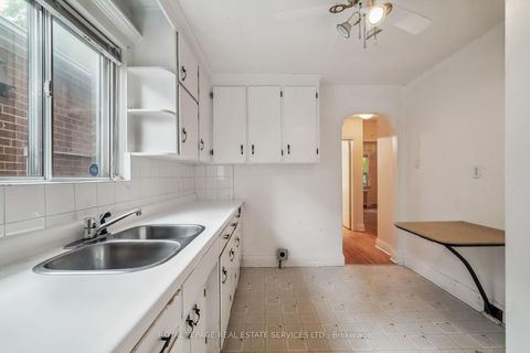 Photo 7 at 326 Lawrence Avenue W, Nortown, Toronto