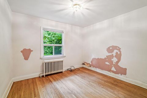 Photo 12 at 326 Lawrence Avenue W, Nortown, Toronto