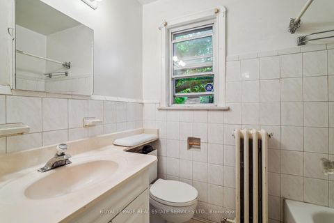 Photo 14 at 326 Lawrence Avenue W, Nortown, Toronto