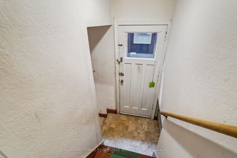 Photo 15 at 326 Lawrence Avenue W, Nortown, Toronto