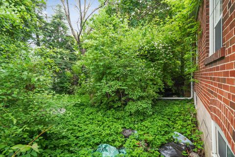 Photo 24 at 326 Lawrence Avenue W, Nortown, Toronto