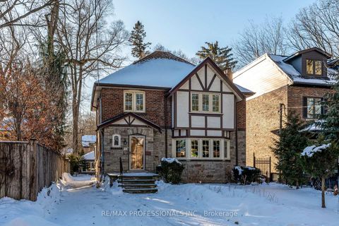 Photo 1 at 3 Lynngrove Avenue, Kingsway South, Toronto