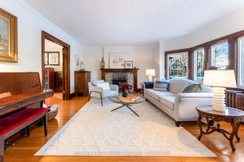 Photo 3 at 3 Lynngrove Avenue, Kingsway South, Toronto