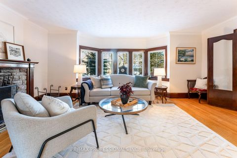 Photo 8 at 3 Lynngrove Avenue, Kingsway South, Toronto