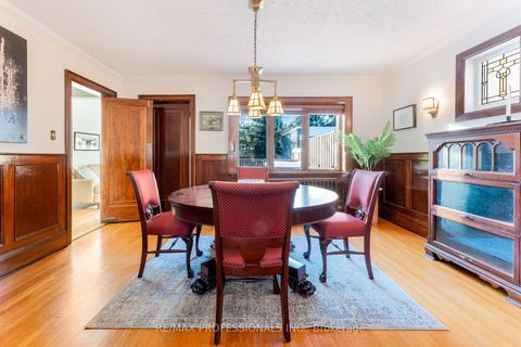 Photo 9 at 3 Lynngrove Avenue, Kingsway South, Toronto