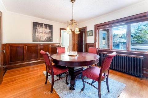 Photo 11 at 3 Lynngrove Avenue, Kingsway South, Toronto