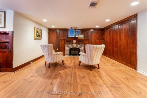 Photo 32 at 3 Lynngrove Avenue, Kingsway South, Toronto