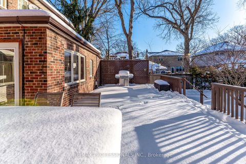 Photo 38 at 3 Lynngrove Avenue, Kingsway South, Toronto