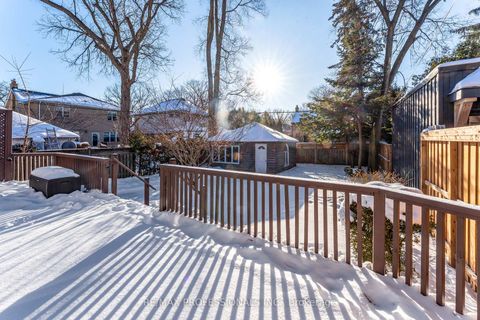 Photo 39 at 3 Lynngrove Avenue, Kingsway South, Toronto