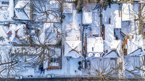 Photo 42 at 3 Lynngrove Avenue, Kingsway South, Toronto