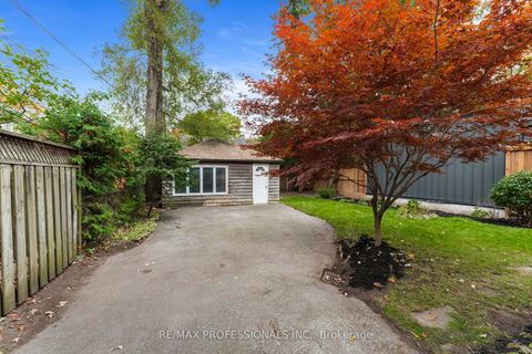 Photo 46 at 3 Lynngrove Avenue, Kingsway South, Toronto