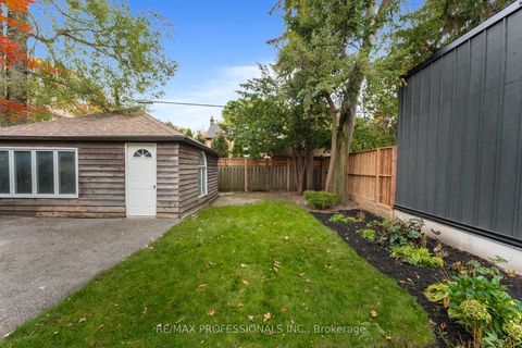 Photo 47 at 3 Lynngrove Avenue, Kingsway South, Toronto