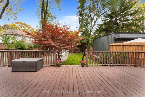 Photo 49 at 3 Lynngrove Avenue, Kingsway South, Toronto