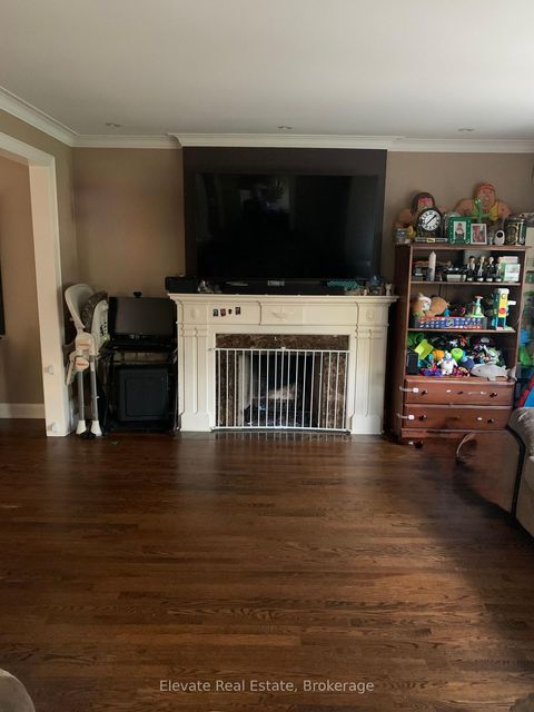 Photo 2 at 25 Burncrest Drive, Nortown, Toronto