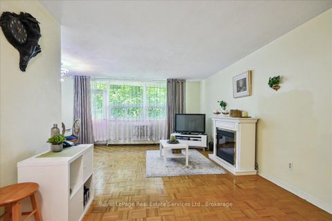 Photo 3 at 203 - 100 Coe Hill Drive, Swansea, Toronto