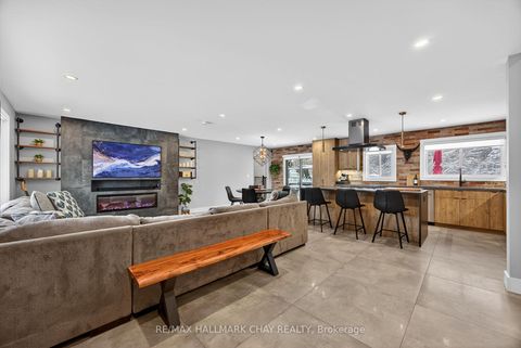 Photo 2 at 1386 Gilford Road, Rural Innisfil, Innisfil