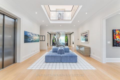 Photo 4 at 20 Sunbeam Avenue, Clanton Park, Toronto