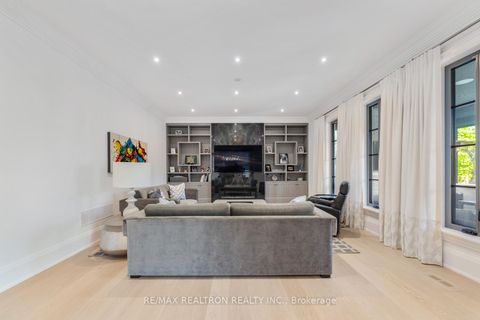 Photo 16 at 20 Sunbeam Avenue, Clanton Park, Toronto