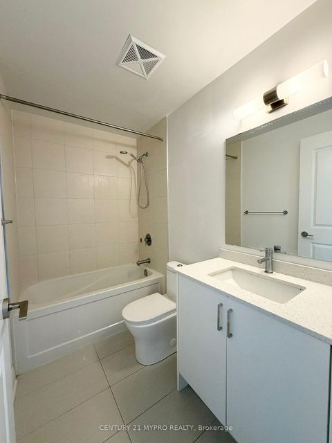 Photo 7 at 1605 - 10 Gatineau Drive, Beverley Glen, Vaughan