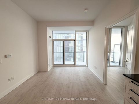 Photo 8 at 1605 - 10 Gatineau Drive, Beverley Glen, Vaughan