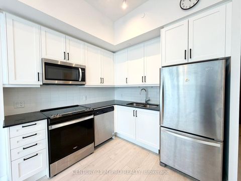 Photo 9 at 1605 - 10 Gatineau Drive, Beverley Glen, Vaughan