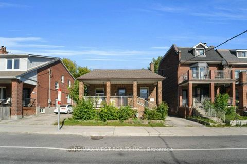 Photo 2 at 225 Oakwood Avenue, Oakwood Village, Toronto