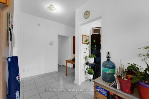 Photo 13 at 225 Oakwood Avenue, Oakwood Village, Toronto