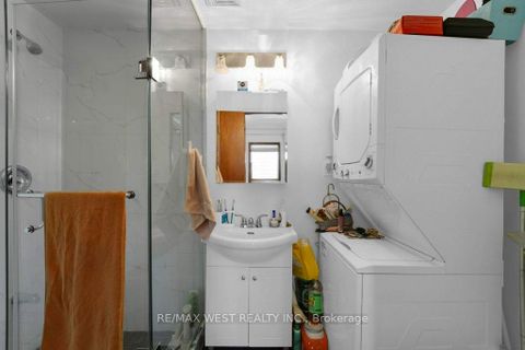 Photo 16 at 225 Oakwood Avenue, Oakwood Village, Toronto