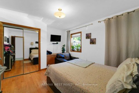 Photo 18 at 225 Oakwood Avenue, Oakwood Village, Toronto