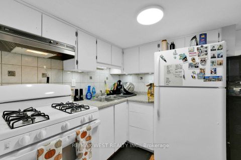 Photo 27 at 225 Oakwood Avenue, Oakwood Village, Toronto