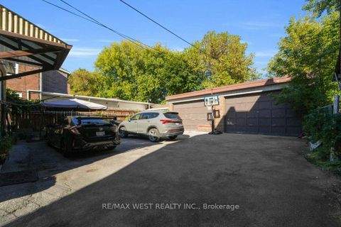 Photo 34 at 225 Oakwood Avenue, Oakwood Village, Toronto