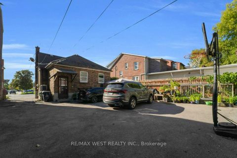 Photo 35 at 225 Oakwood Avenue, Oakwood Village, Toronto