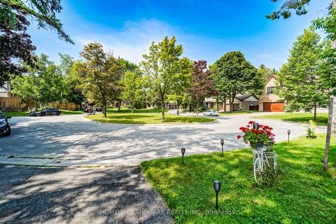 Photo 2 at 3 Ruddell Place, Centennial Scarborough, Toronto