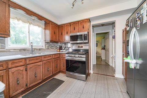 Photo 7 at 3 Ruddell Place, Centennial Scarborough, Toronto