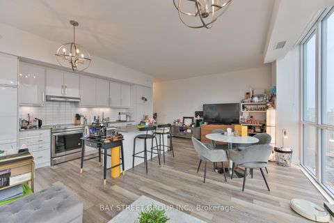 Photo 11 at Lph04 - 5180 Yonge Street, Willowdale West, Toronto