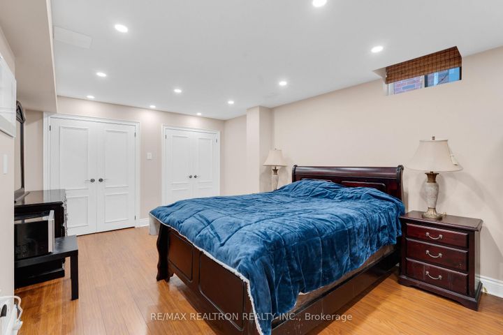 Photo 38 at 20 Shalom Aleichem Court, Patterson, Vaughan