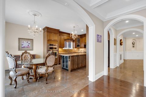 Photo 17 at 20 Shalom Aleichem Court, Patterson, Vaughan