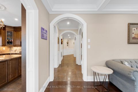 Photo 23 at 20 Shalom Aleichem Court, Patterson, Vaughan