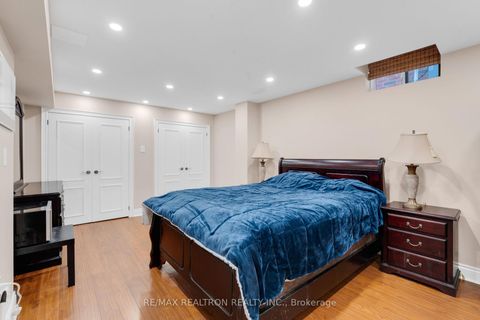 Photo 38 at 20 Shalom Aleichem Court, Patterson, Vaughan